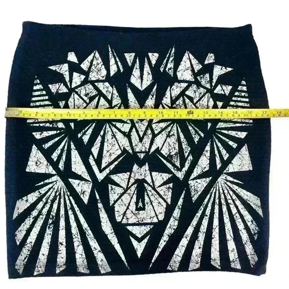 Vero Moda  Silver Black Mini Skirt size M Sparkly Geometric design 90s Y2k Party - Picture 12 of 14